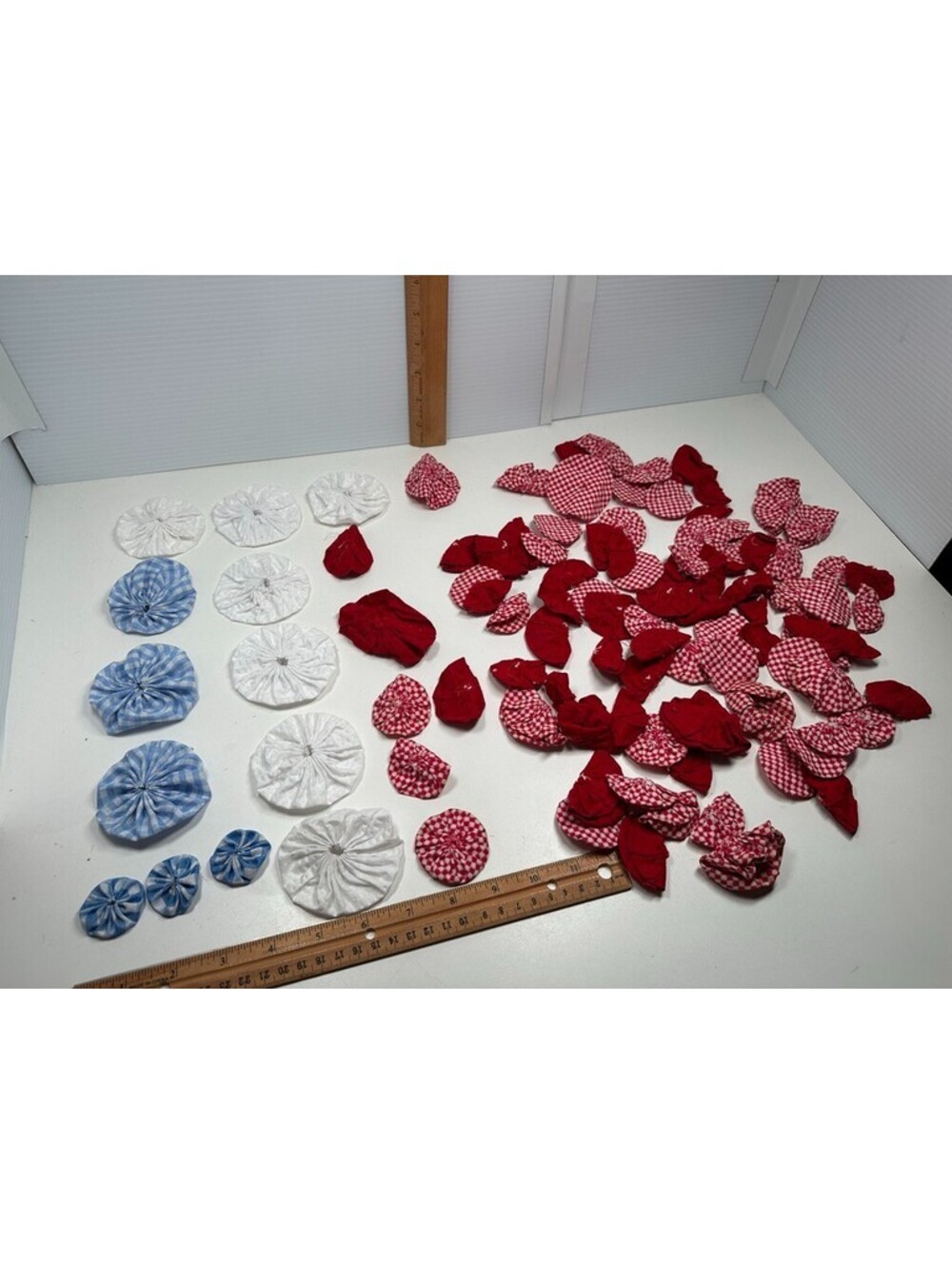 Vintage Fabric Lot Loose Handsewn Yo Yo Quilt Rounds Rosettes Red White Gingham